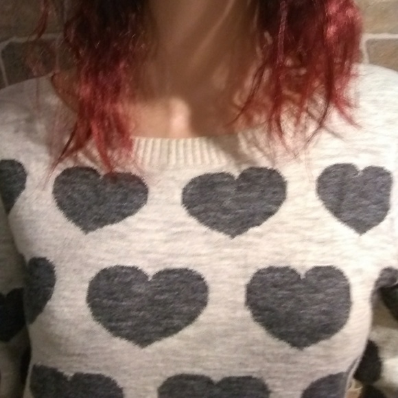 MOSSIMO Heart Sweater - Picture 4 of 7